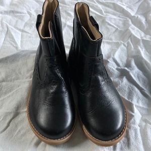 Barely worn ankle boot by Eliphantito